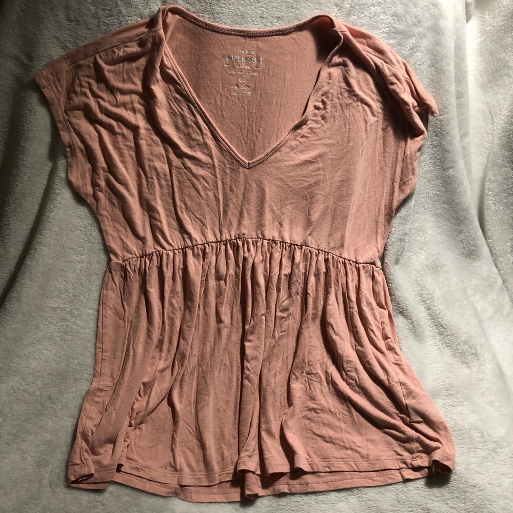 💓Torrid Pink Flowy Top